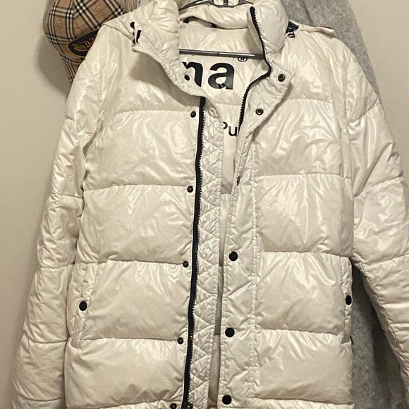 White Superpuff in Xs - Picture 3 of 3